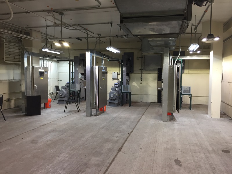 Elevator machine room at Franconia-Springfield, September 2018