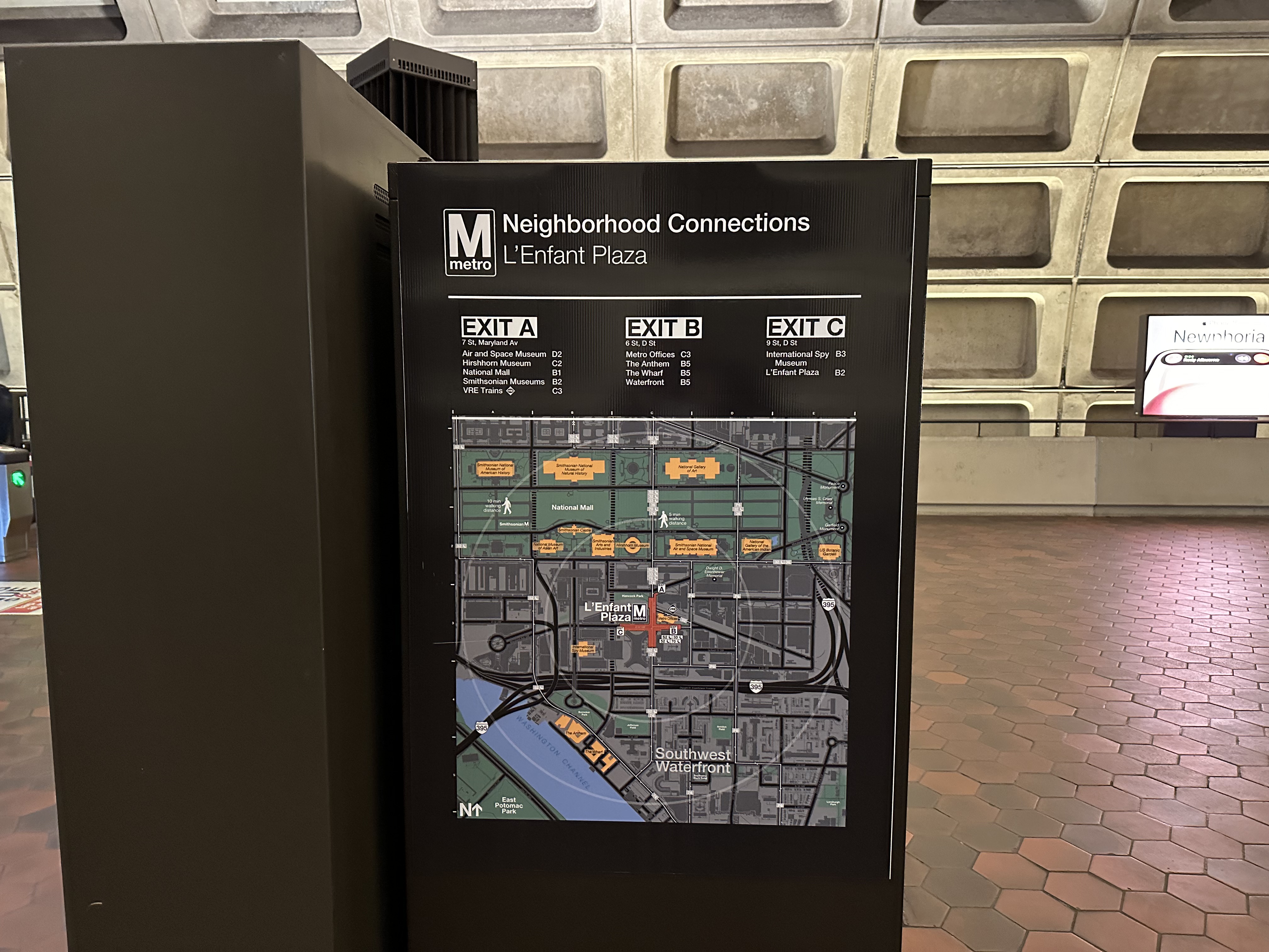 Metro's revamped "Neighborhood Connections" maps help orient riders